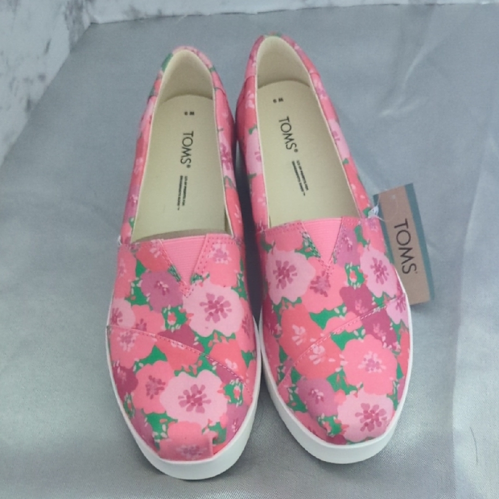 TOMS Women's Pink and Green Floral Loafers